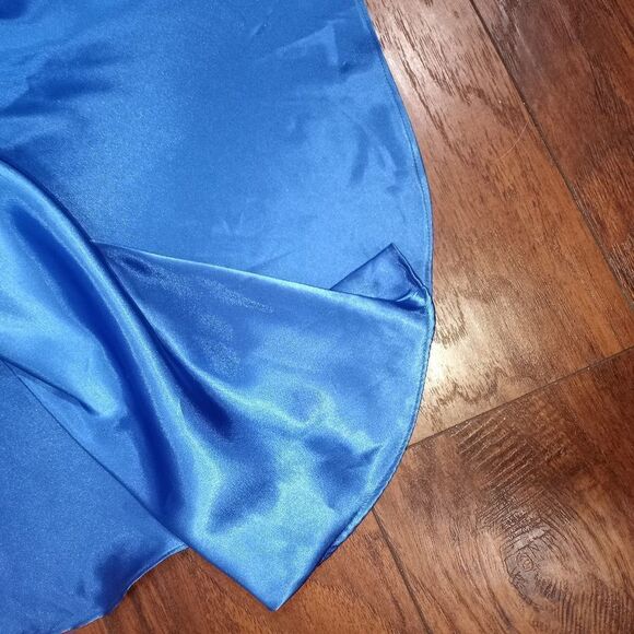 WORLDWIDE GOWN BLUE BEADED GOWN W/TRAIN EUC - Picture 8 of 9